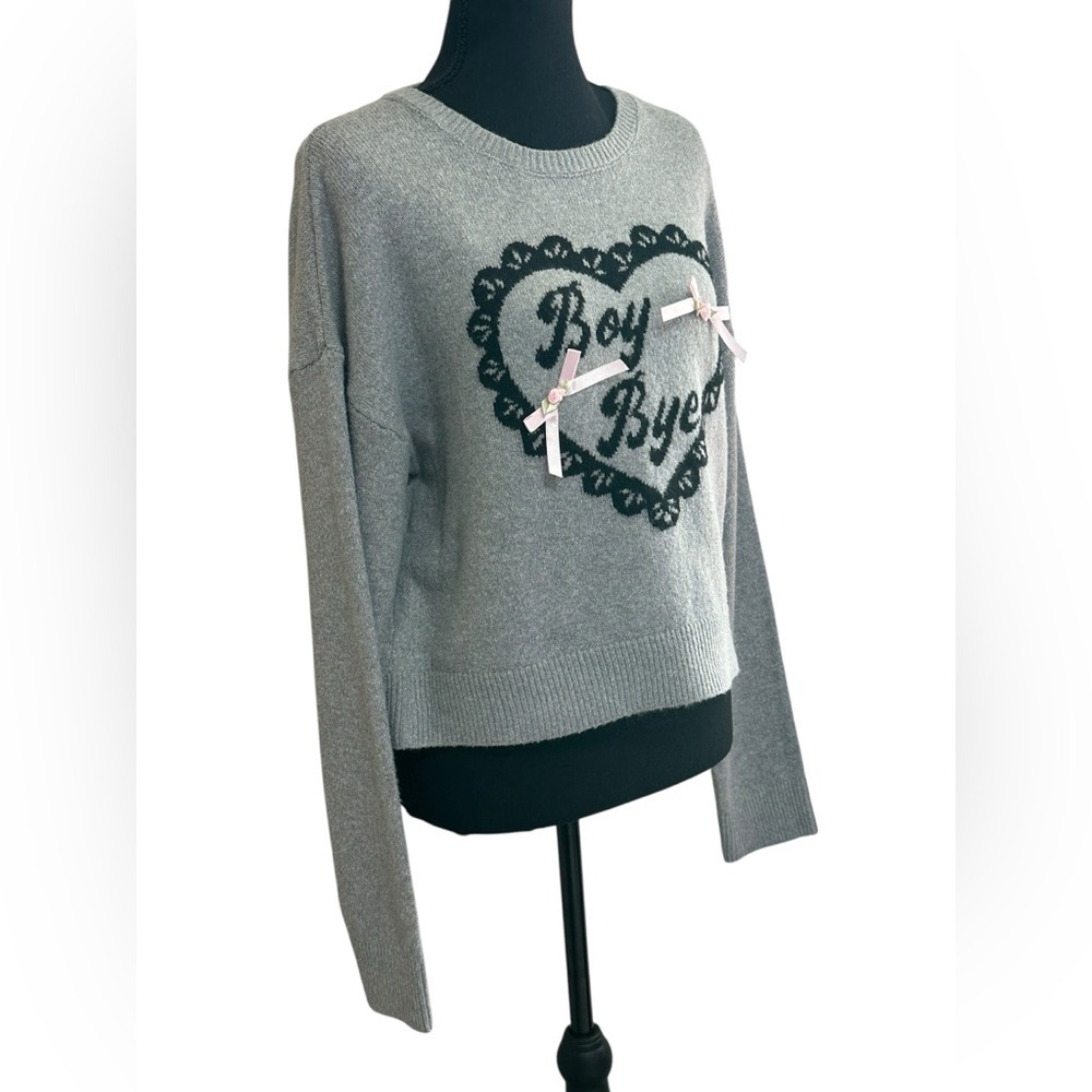 Derek Heart Gray Crewneck Sweater with Black Heart and Pink Bow Accents NWT (L) - Picture 3 of 4